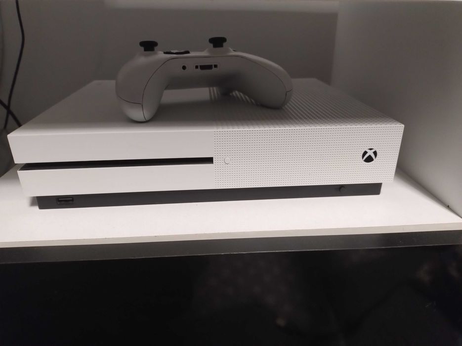 XBOX ONE 1TB stare perfectă