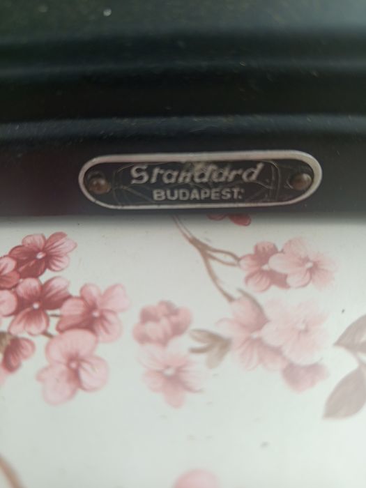 Стар телефон с шаиба