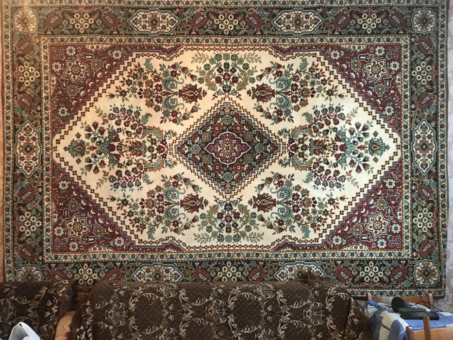 Продаю ковер 2 на 3 метра, чистошерстяной, советский,