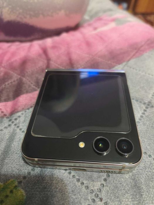 Samsung galaxy z flip 5