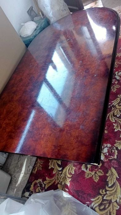 Ағаш стол сатылады