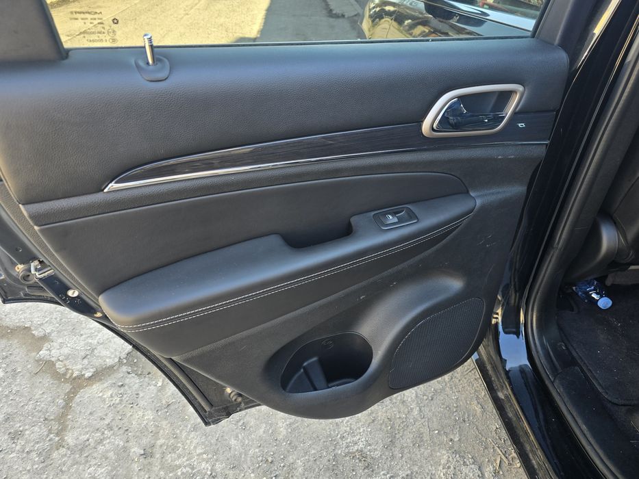 Кожен салон за Jeep Grand Cherokee WK2