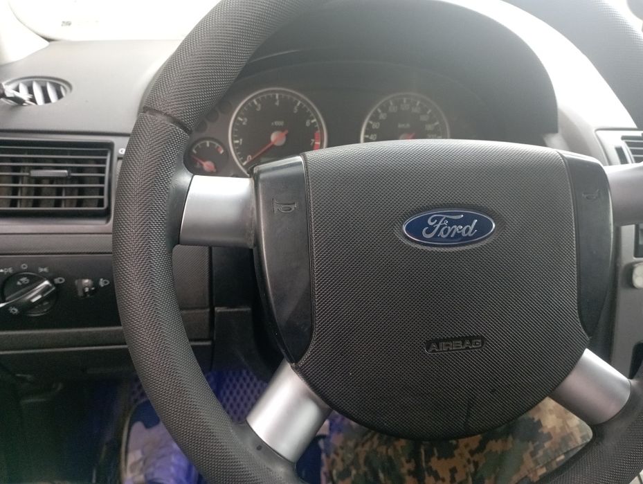 Срочно продам машину