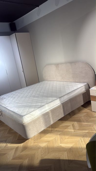 Спалный шкаф и кровать