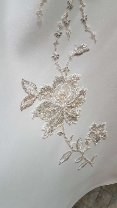 Елегантна булчинска рокля