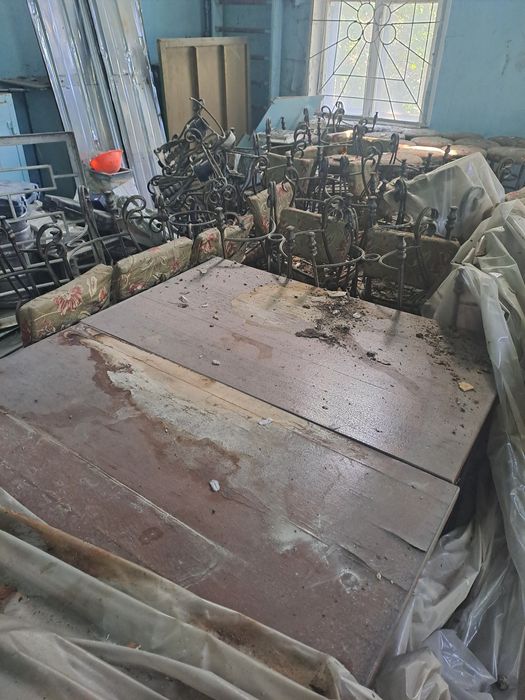 Продам стулья, столы, коленое основание