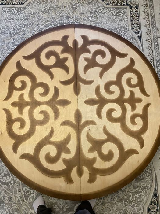 Сдам в аренду стол круглый