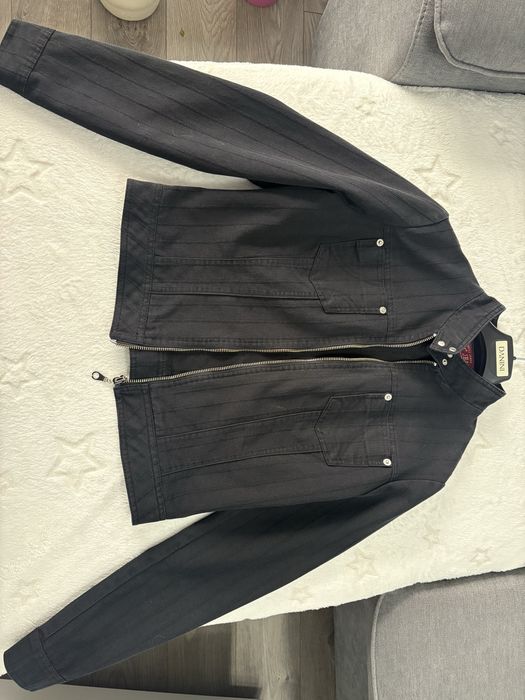 Днково яке на марката ZARA и черно дънково яке