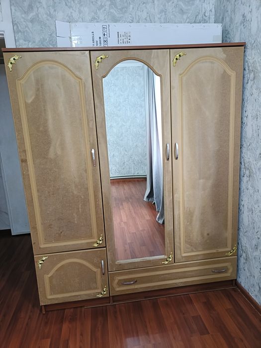 Продам шкаф за 5 тысяч