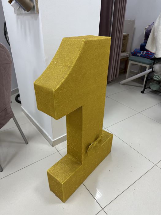 Продам ростовая цифра 1