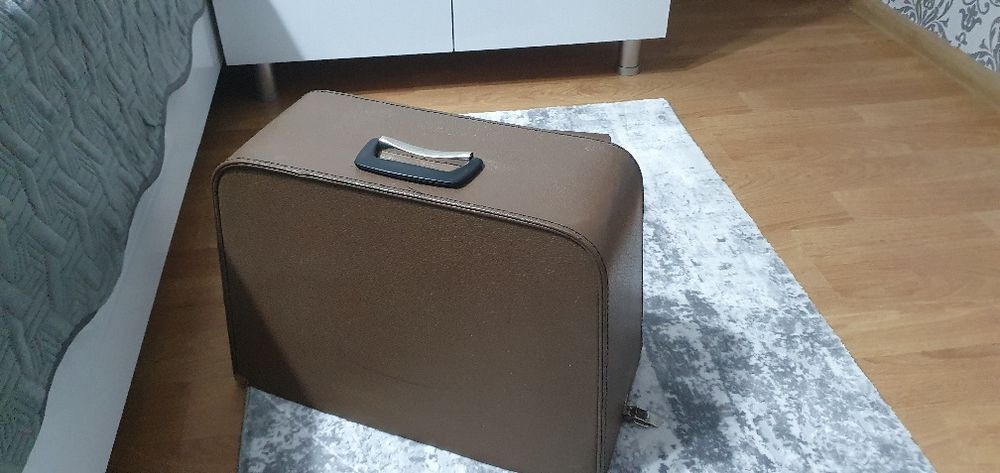 Masina de cusut electrica