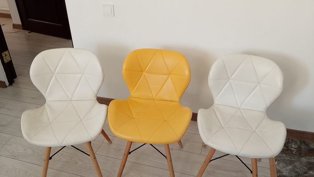 Стол и стулья для кухни