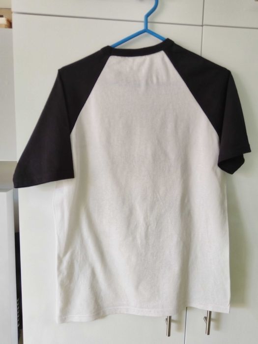 Запазени мъжки тениски и къси панталони, размер S, по 5 лева