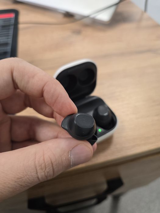 Продам samsung galaxy buds fe