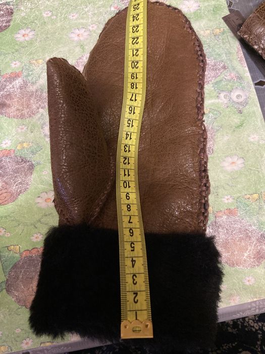 Продам варежки из дубленки.