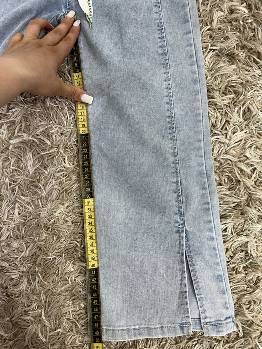 Джинсы на девочку 130-140 рост