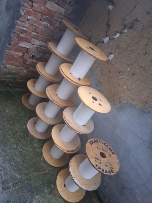 „Продавам 14 дървени макари