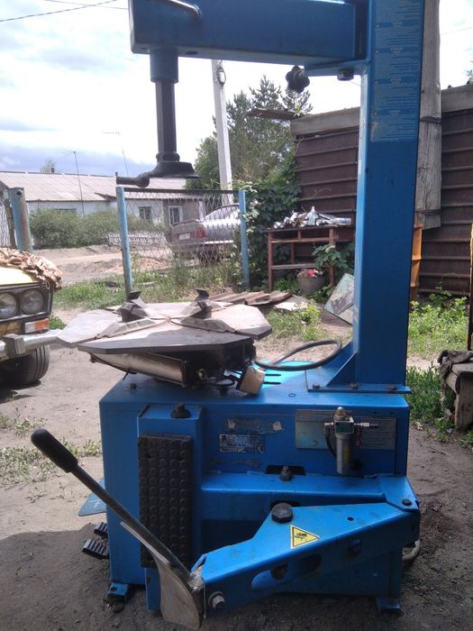 Шиномонтажный станок