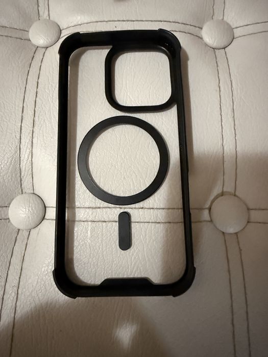 Кейс iPhone 16 Pro