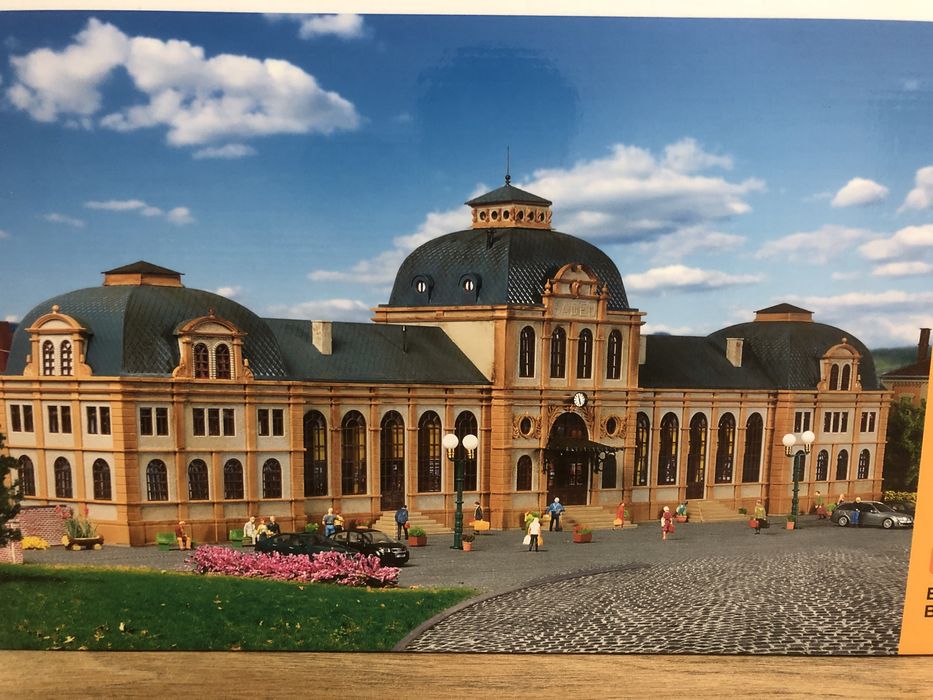 Вокзал Piko в масштабе НО 1.87