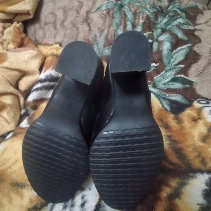 Продам обувь, демисезонную