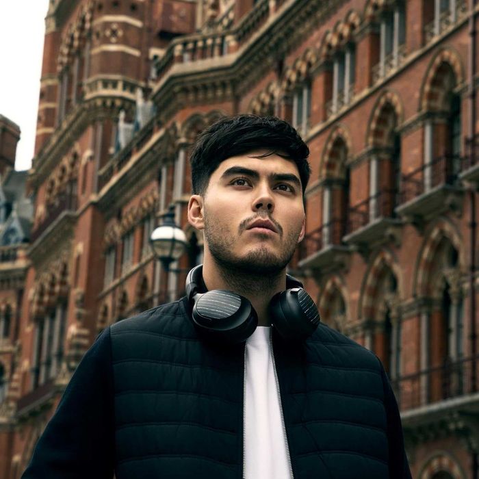 Дизайнерски слушалки Opus Limited Edition с хибриден ANC, 360° звук