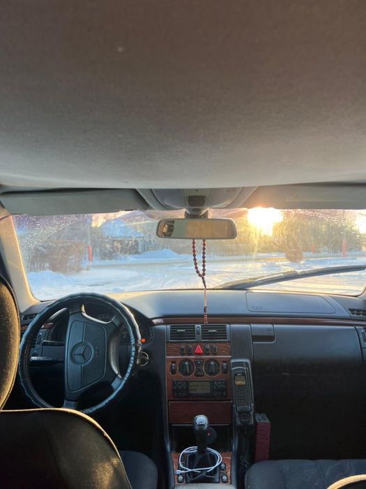 мерседес кузов 210  2.8