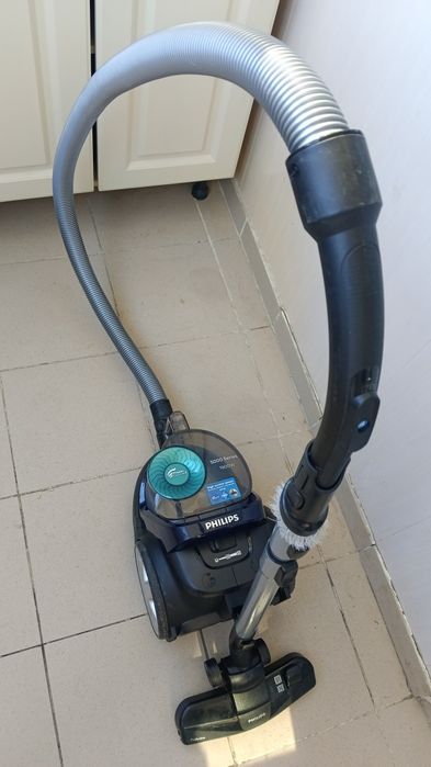 Пылесос Philips 1900w