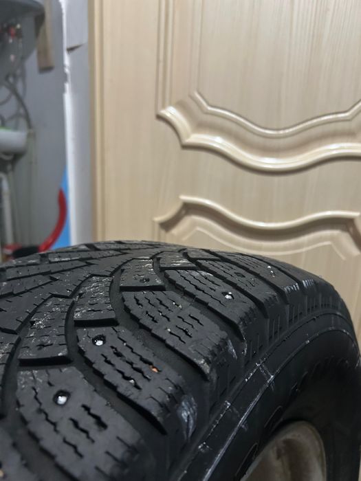 Продам зимнию резину 265/65/17