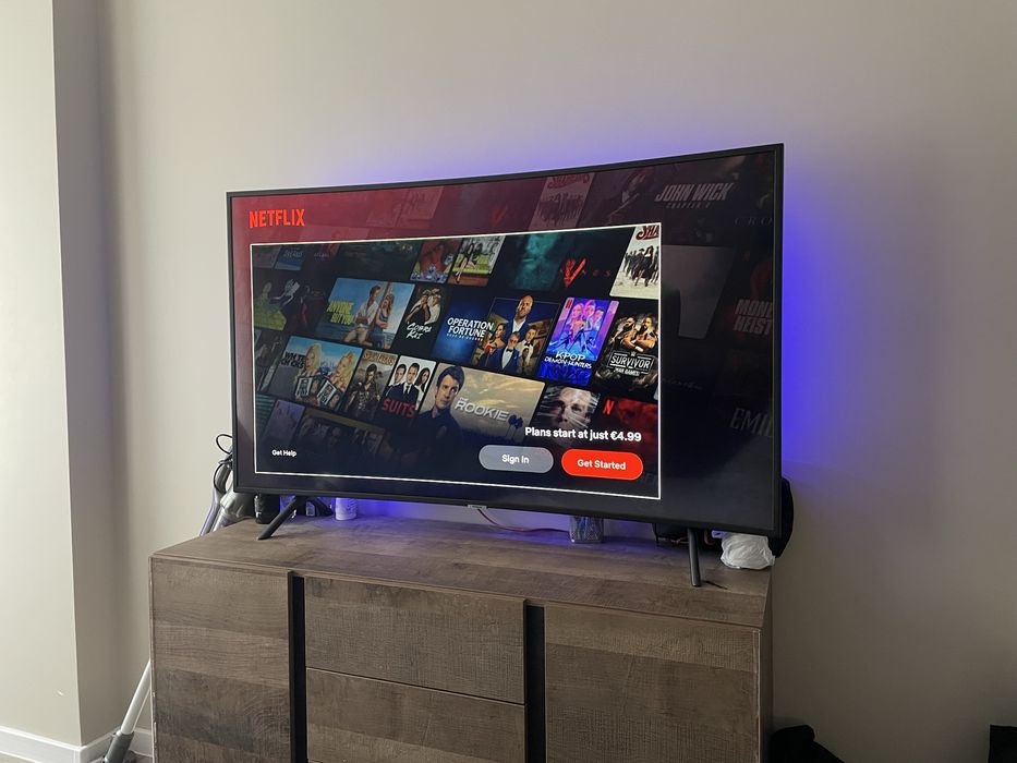 Samsung smart TV, извит, 55 инча, 4K, UHD