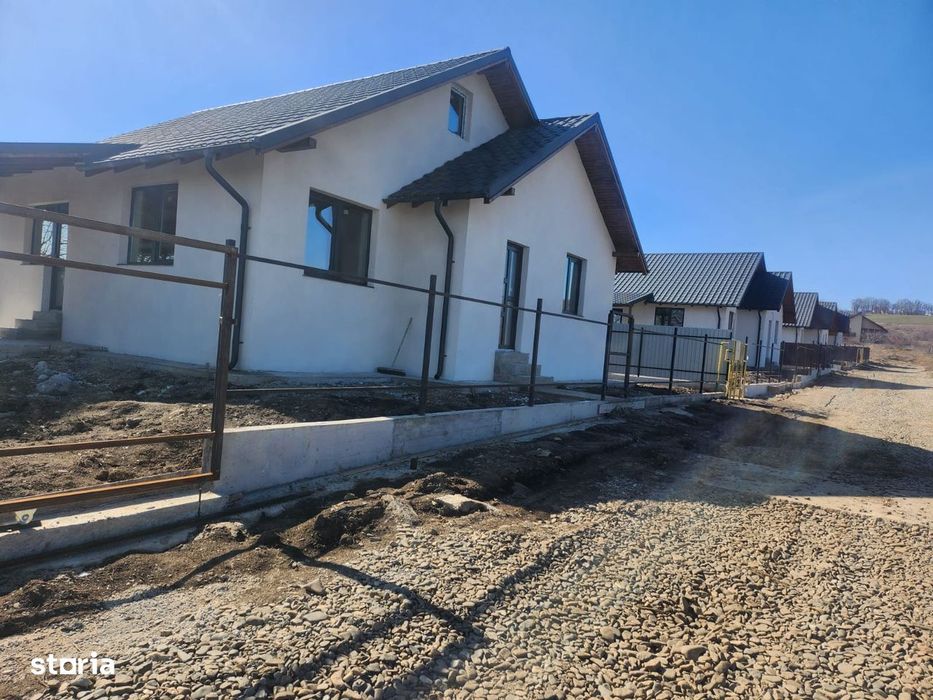 Comision 0% Casa noua pe varivata Margineni - Hemeiusi