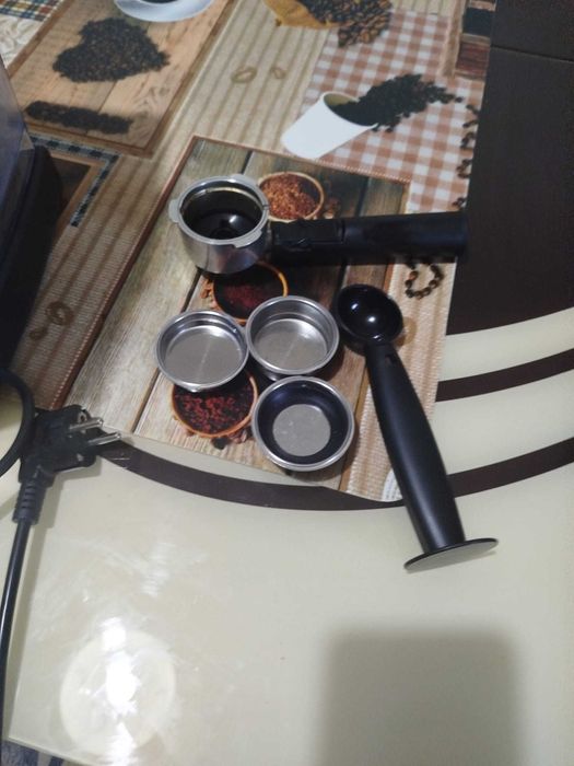 Aparat de cafea Philips si Breville