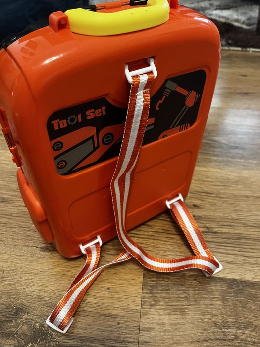 Детска раница с инструменти