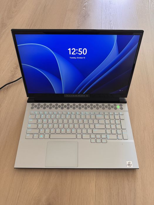 Alienware m17 R3 | i9-10980HK | RTX 2070 Super 8GB | 32GB RAM | 1.5TB SSD | 144Hz