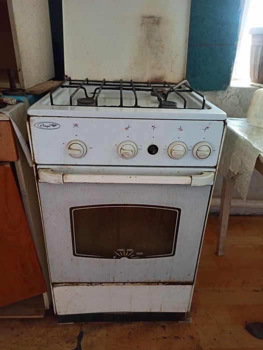 Продам газовую плиту