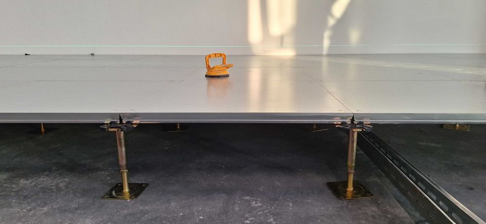 монтаж фальшпола от BXDEVELOPMENT