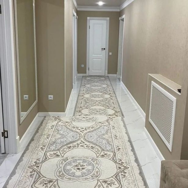 Поклейка обоев и галтелей