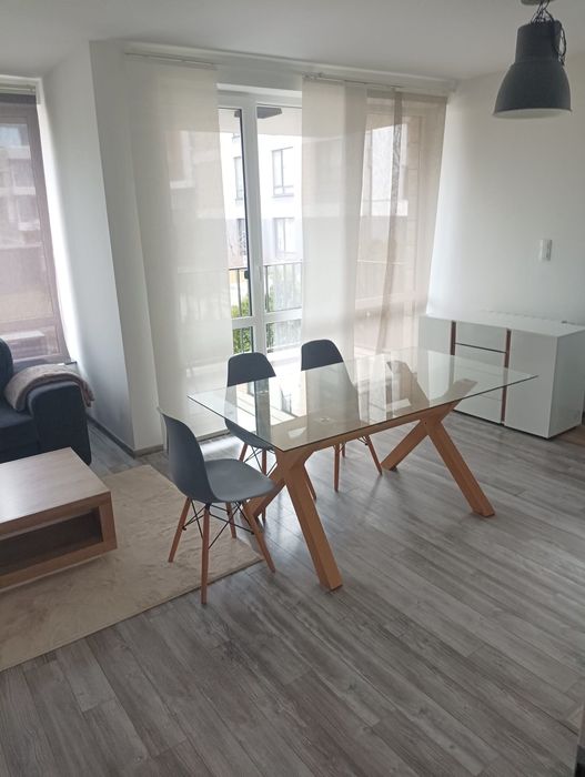 Под наем тристаен апартамент  90 кв 739 евро кв Витоша