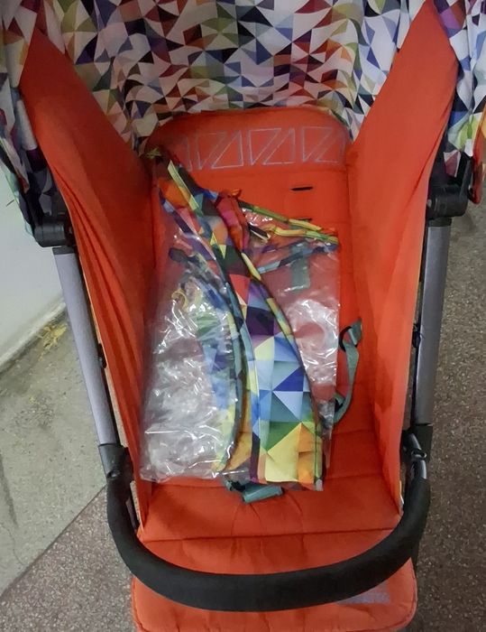 Vând căruț Cosatto