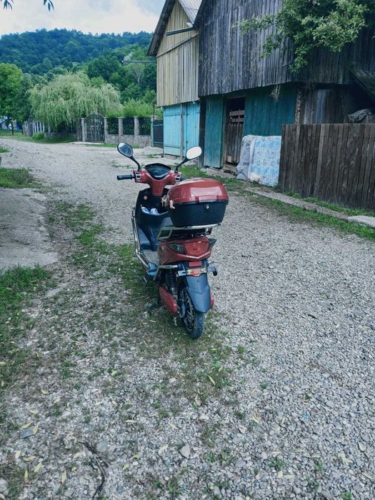 Vînd scuter electric