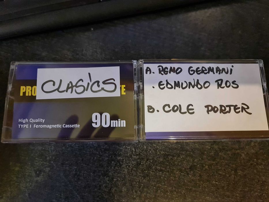 Casete audio noi sigilate
