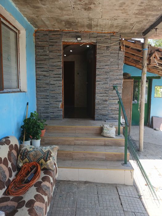 Продавам къща в село Гиген тел.за връзка 0899934142,0896418272