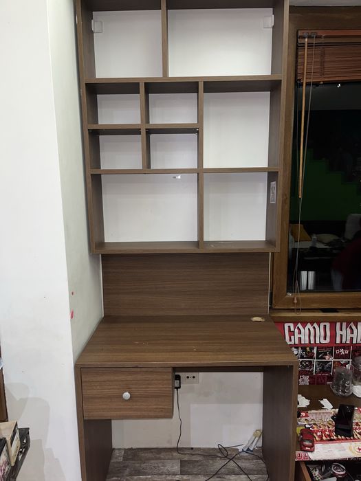 бюро с три части