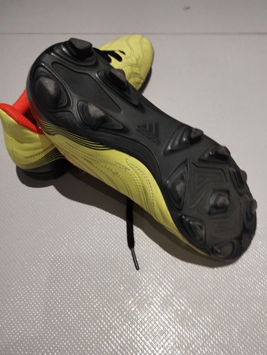 Детски бутонки за футбол