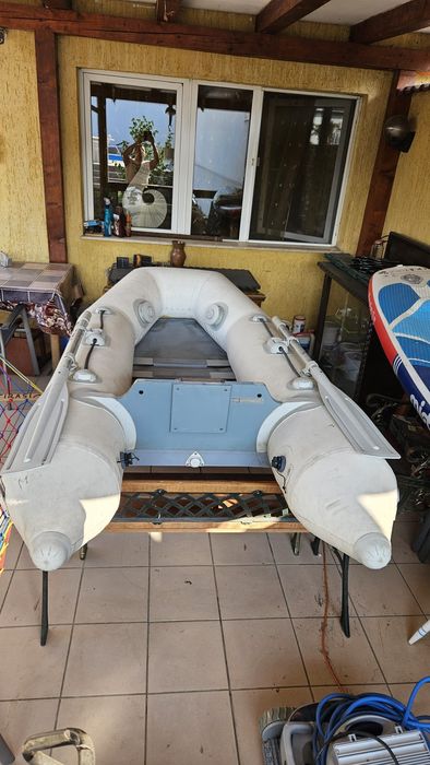 Barca bombard gonflabilă