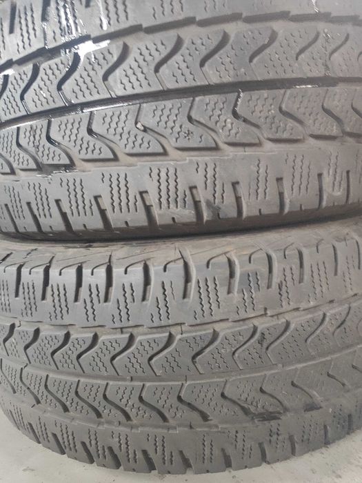 2бр.зимни гуми 235/65/16C Goodyear