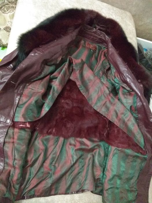 Продам кожаную куртку