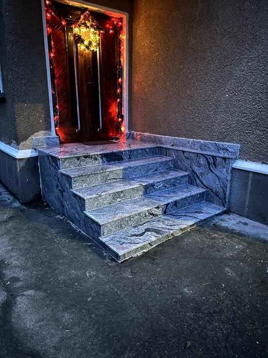 Blat/Glafuri/Trepte de granit natural la comanda