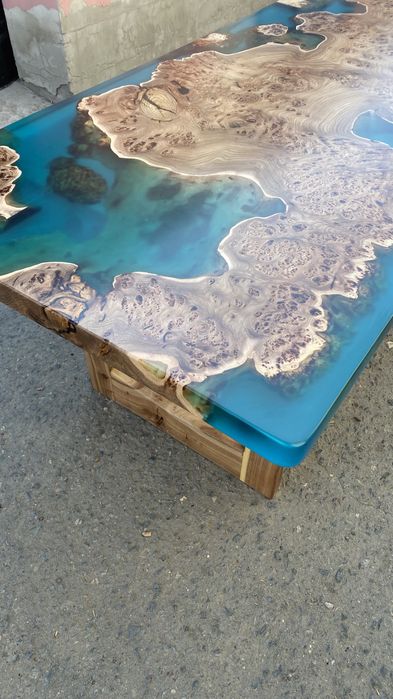 Кухонный стол из массива