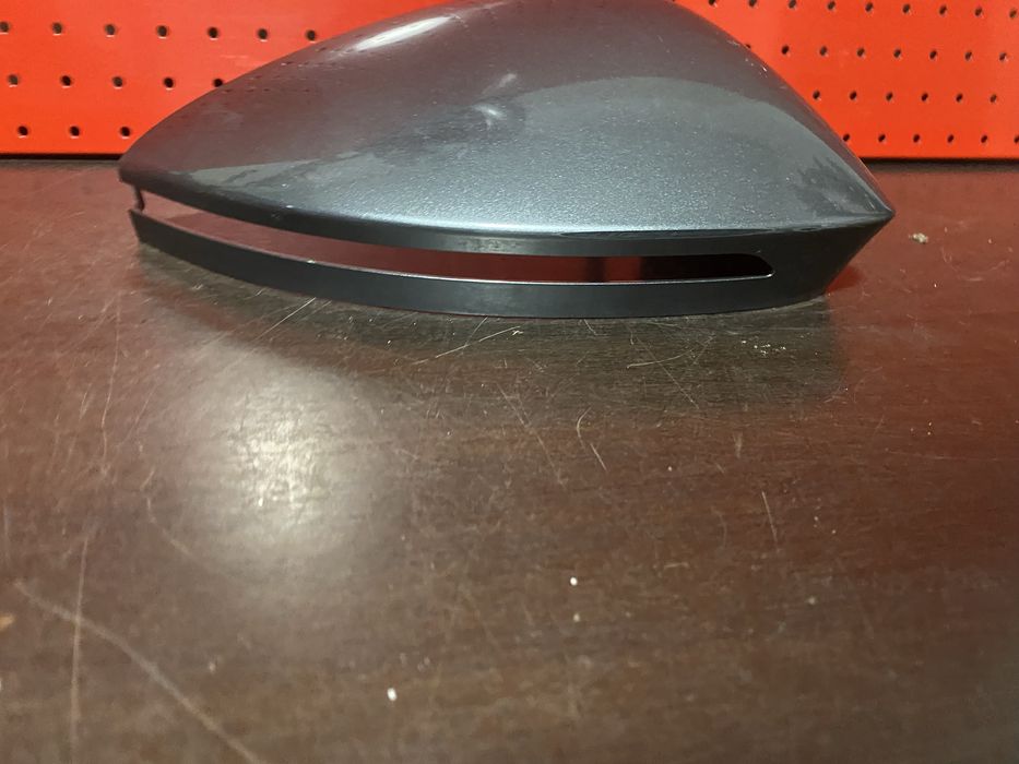 Capac oglinda retrovizoare dreapta Vw Passat B9